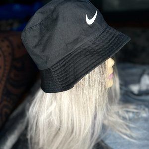 Nike bucket hat